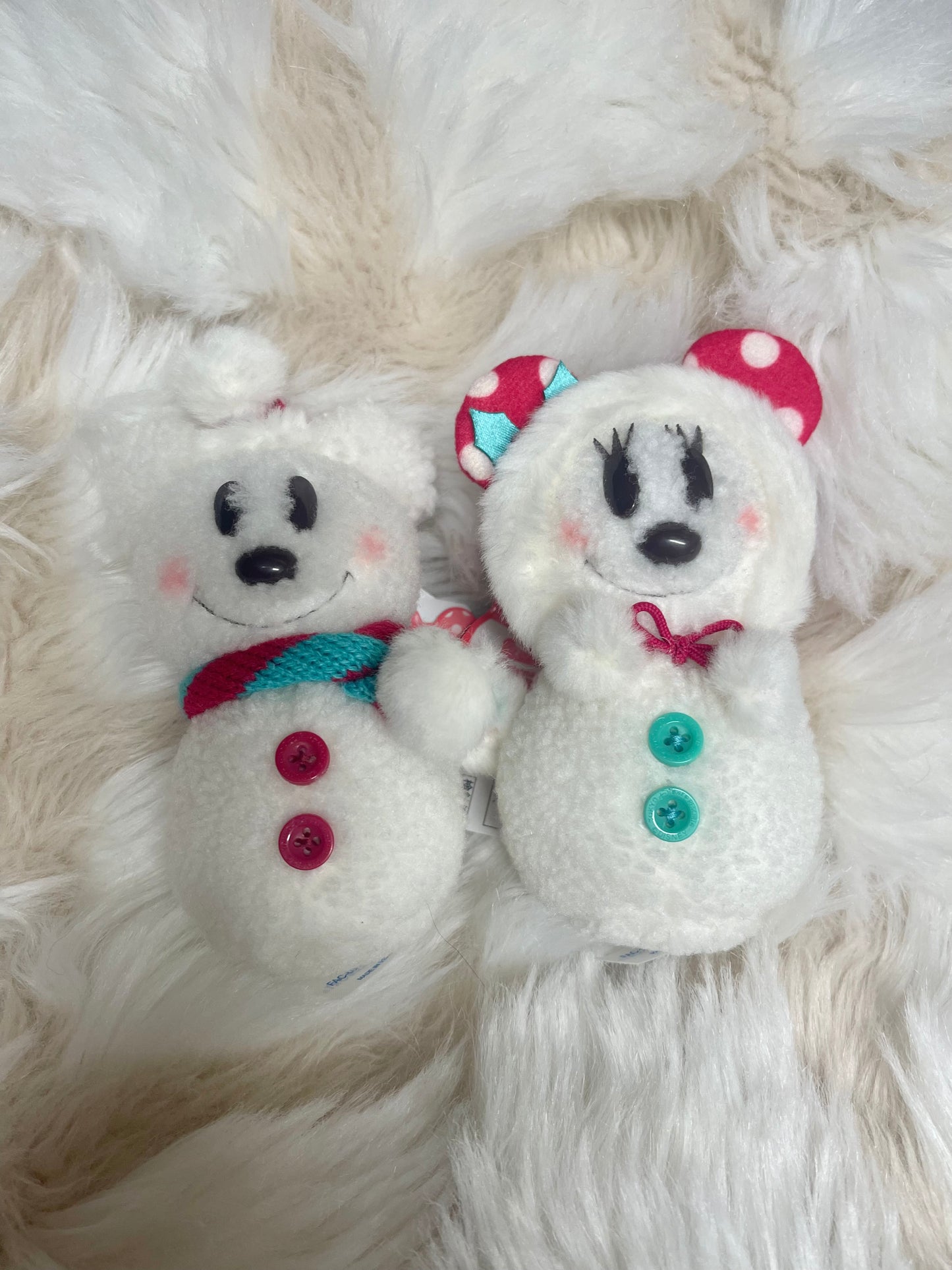 Tokyo Disney Christmas snowman keychain badge
