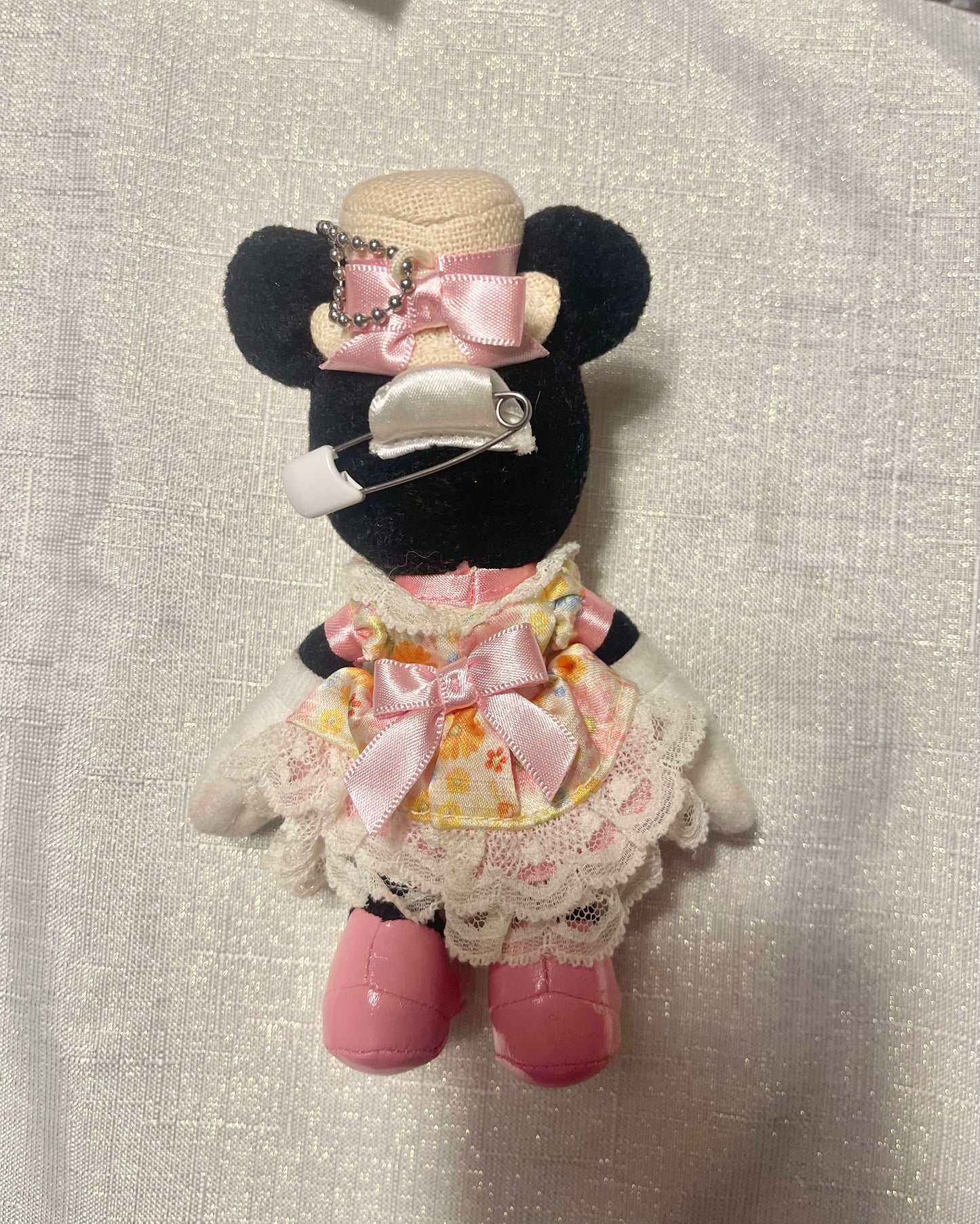 Tokyo Disney Easter Minnie Mouse keychain plush badge