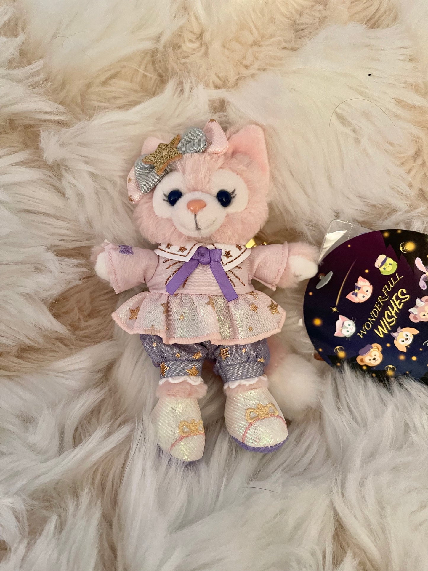 Aulani Disney Duffy and friends 100 anniversary wonderful wishes keychain plush badge