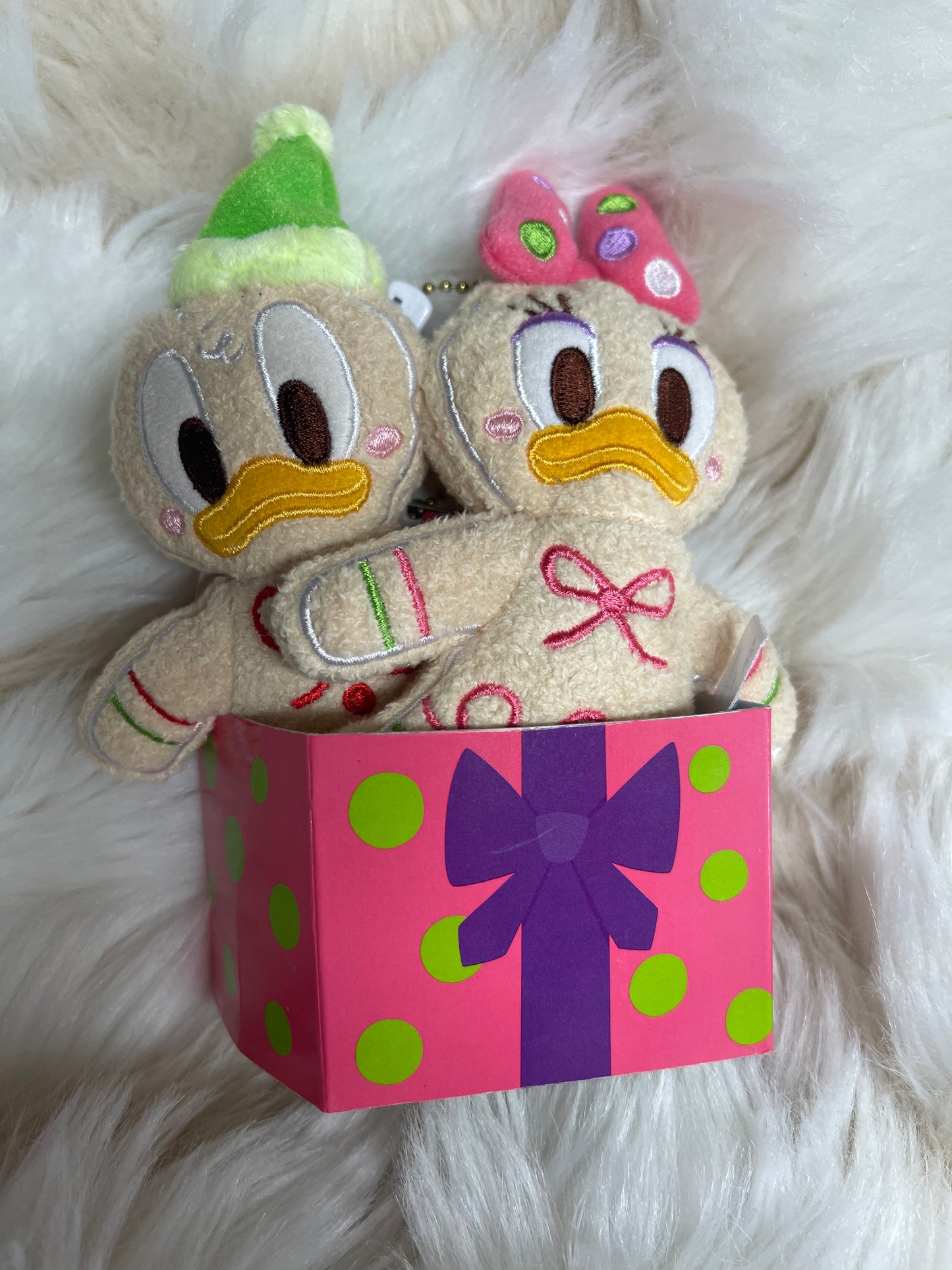 Tokyo Disney Christmas Donald and daisy gingerbread keychain badg