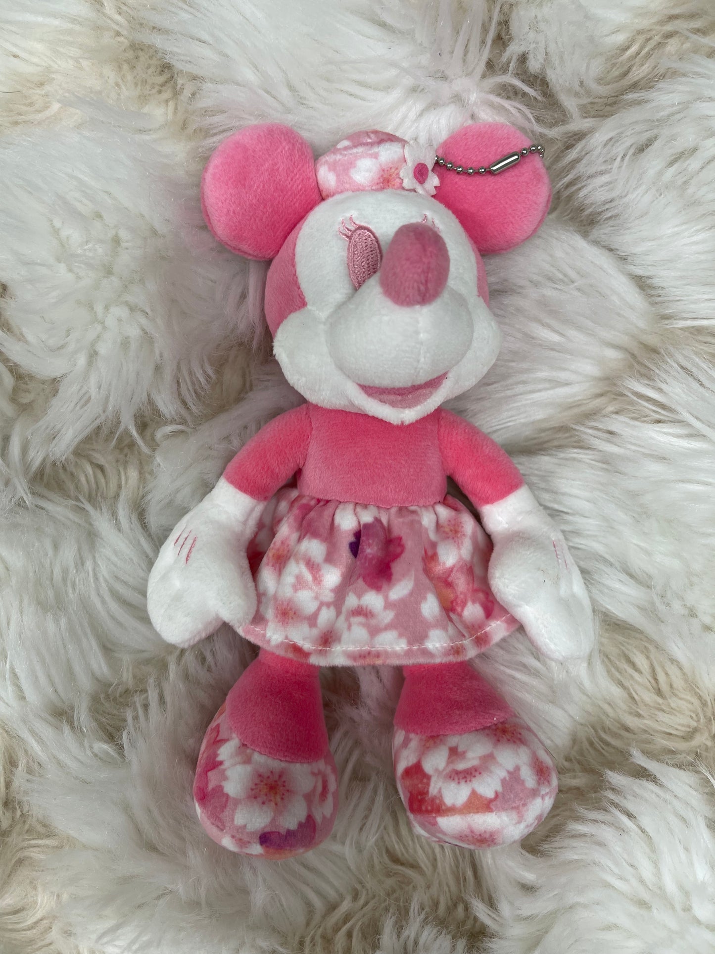 Tokyo Disney Minnie mouse Sakura keychain badge plush