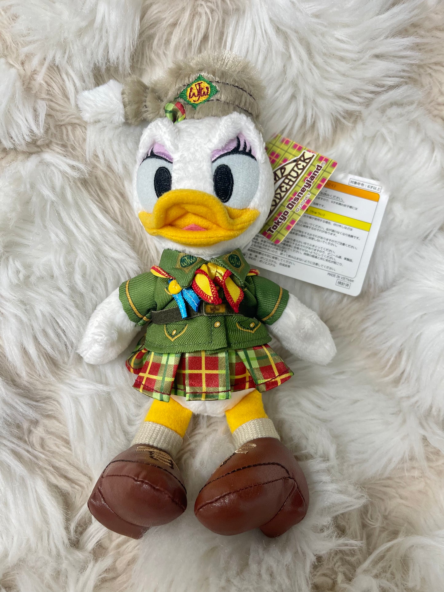 Tokyo Disney camp woodchuck Donald and daisy keychain badge