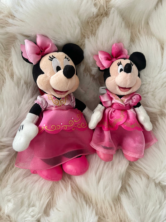 Tokyo Disney Minnie mouse princess keychain badge plush