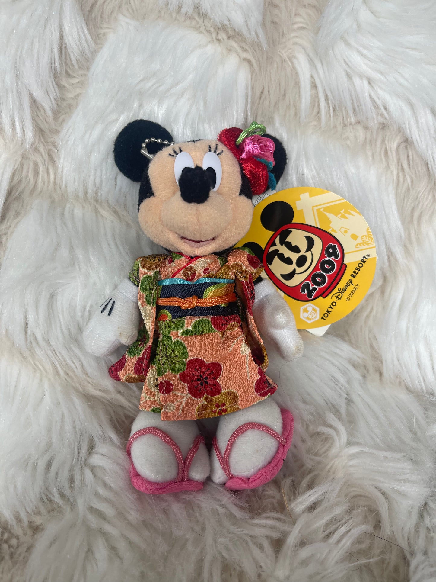 Tokyo Disney New Year 2009 Minnie Mouse kimono plush keychain badge